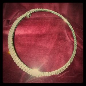 Stunning rhinestone choker-style necklace